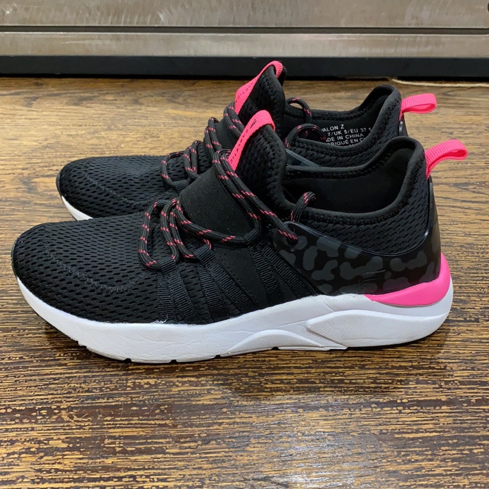Fabletics Avalon Z Woman’s Running Shoes Size 7 - image 2